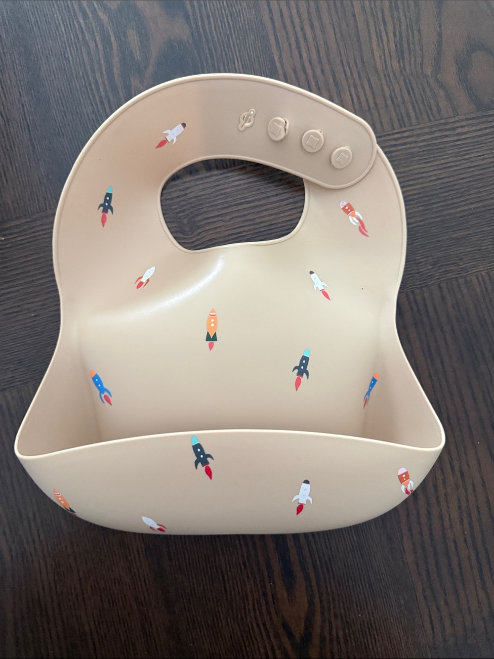 Mushie Rocket silicone Bib